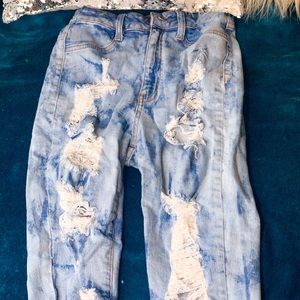 Capri FASHIONNOVA Bermuda shorts